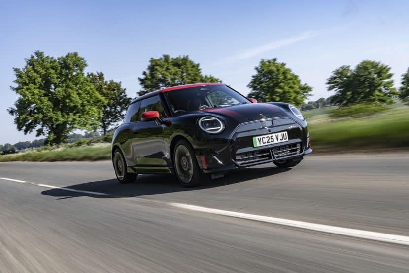 Mini JCW J01 Midnight Black 00