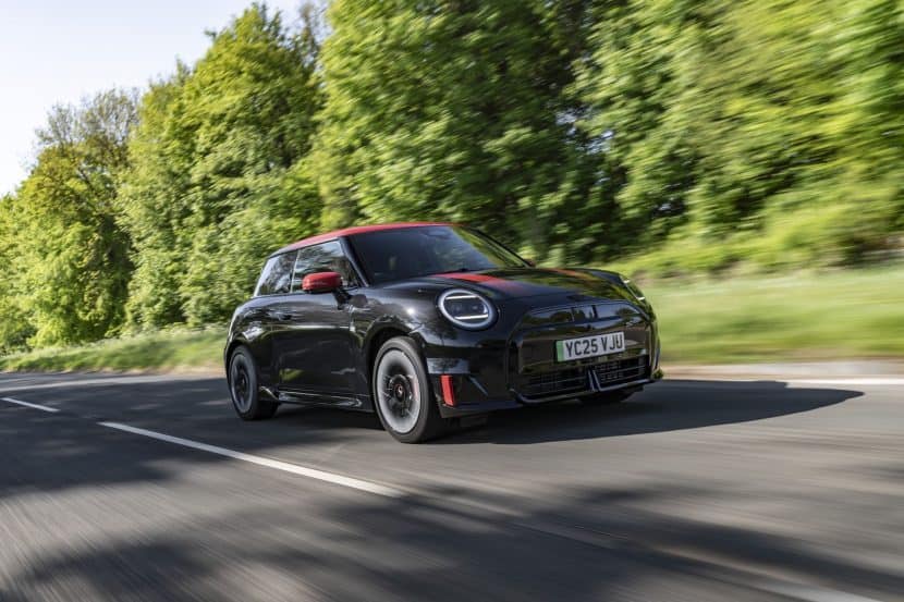 Mini Cooper JCW Electric J01 Midnight Black 00