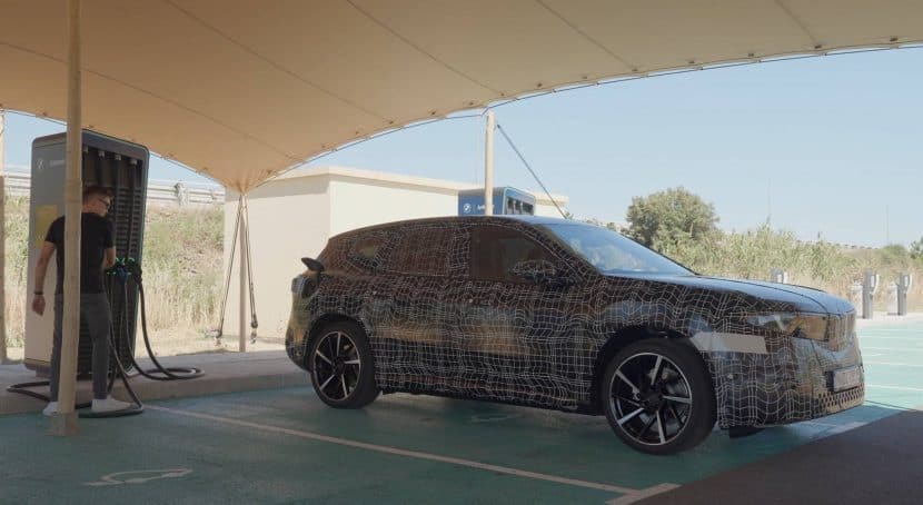 BMW IX3 charge 400 kW 00