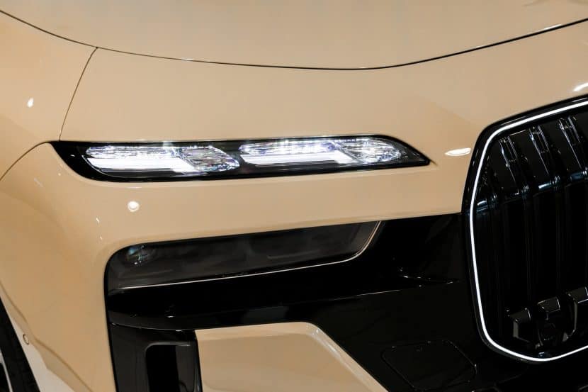 BMW 7 series Desert Sand Uni 10