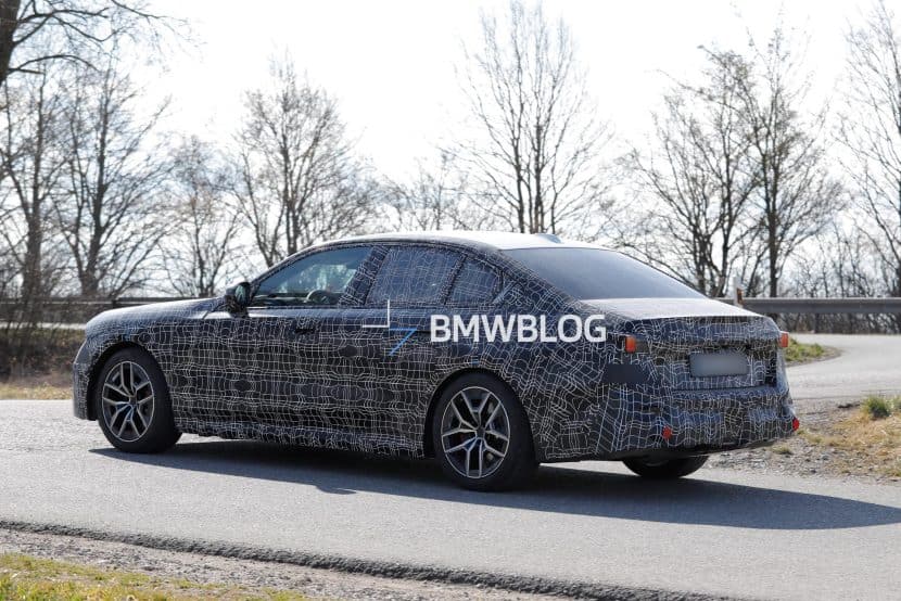 2027 BMW 5 series Facelift Spy Photos 02