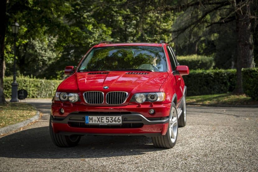 E53 BMW X5 red