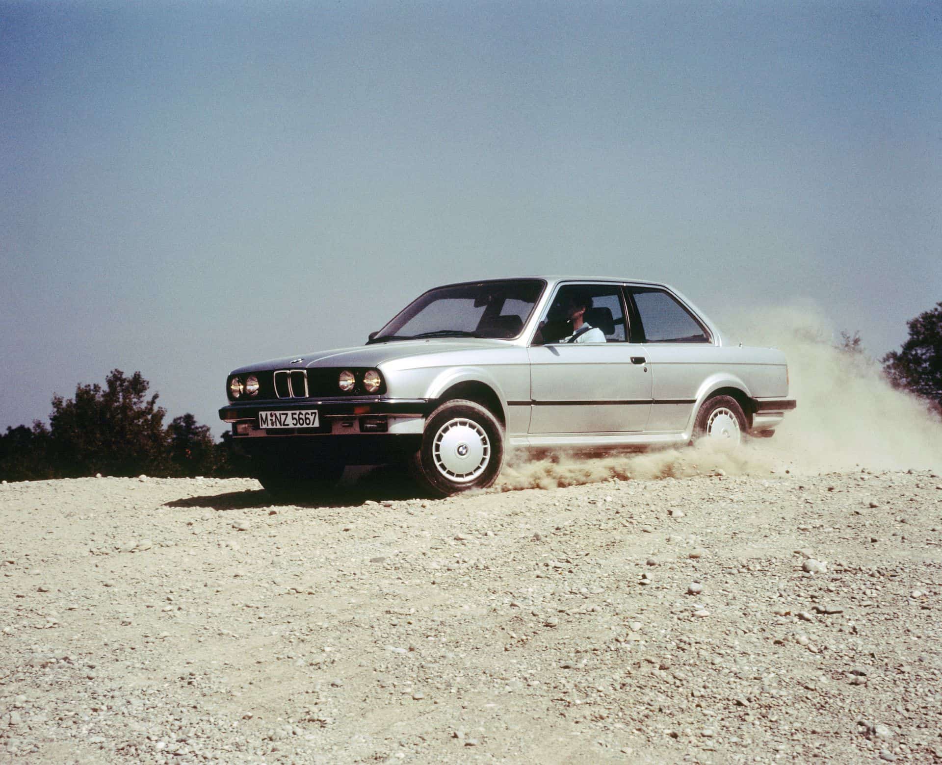BMW 325IX E30 in the snow