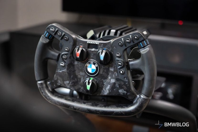 Fanatec Podium BMW M4 GT3 steering 03
