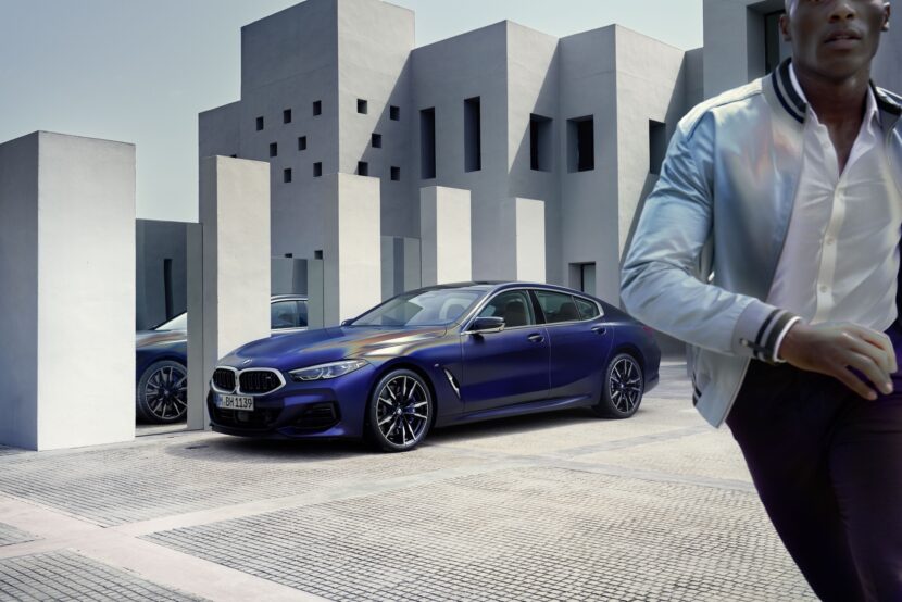 BMW 8 series Coupé in frozen Portimao Blue Side View