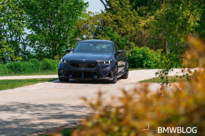 2025 BMW M5 G90 Sepia Metallic 01