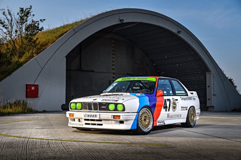 This BMW M3 E30 DTM sounds Glorreich during the Goodwood