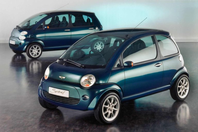 1997 MINI Spiritual and Spiritual Too concepts side by side, showcasing BMW’s innovative small car designs with compact proportions and futuristic styling