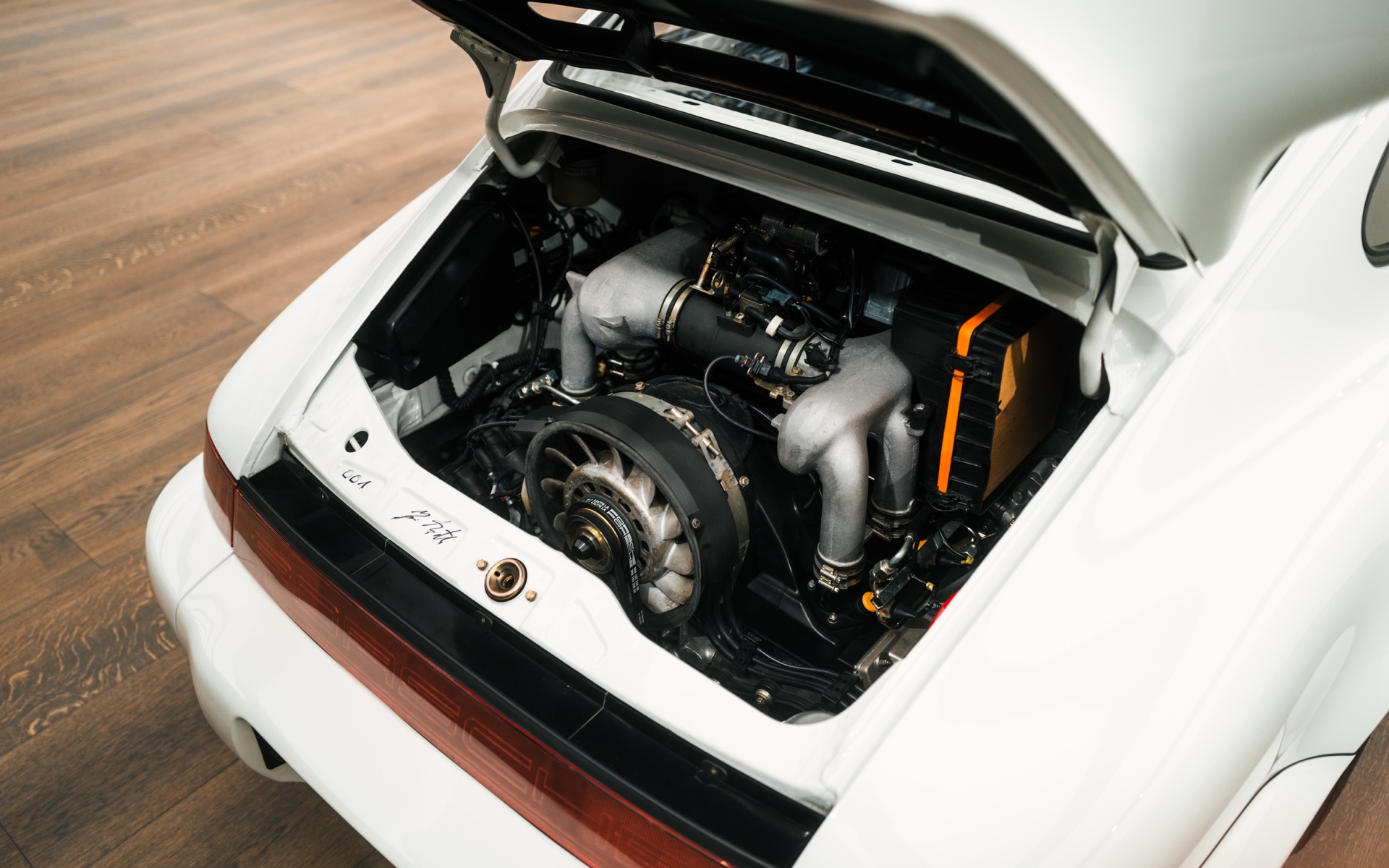 GTSpirit 964Carrera4l 3