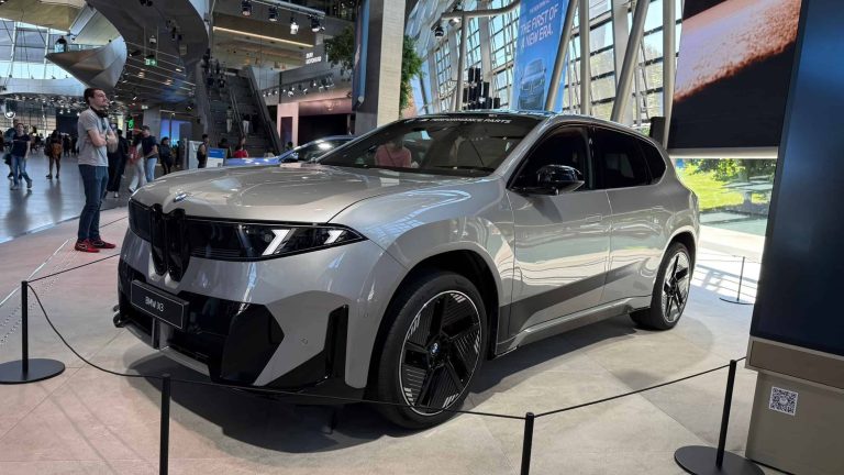 2026 BMW IX3 WITH M PERFORMANCE PARTS 6