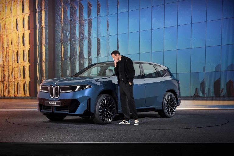 2026 BMW IX3 FEATURES 00