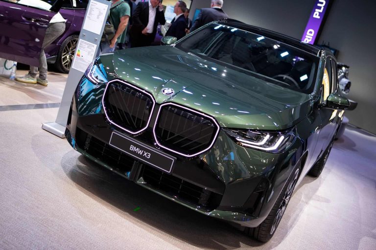 BMW X3 MALACHITE GREEN 05