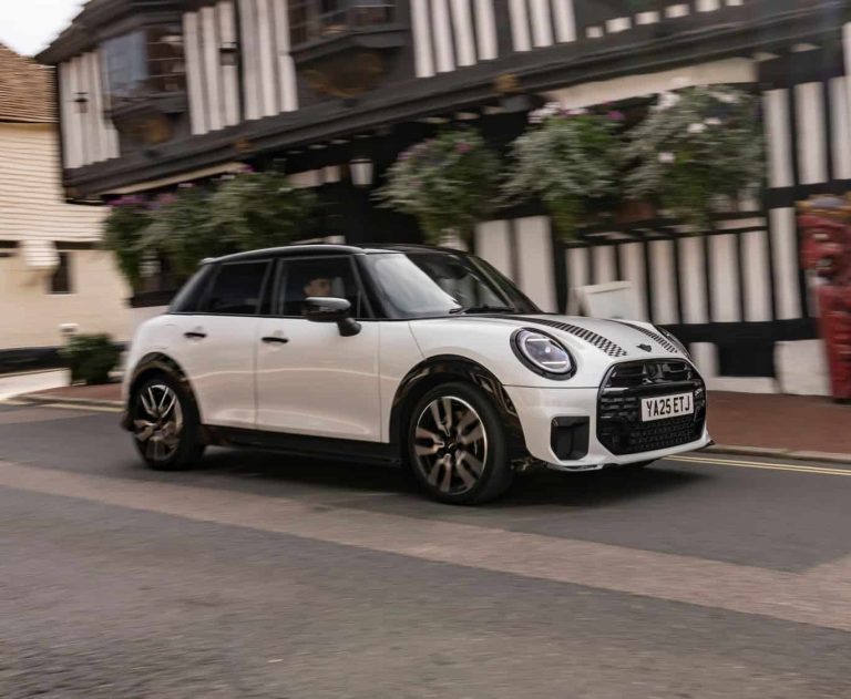 MINI COOPER S F65 IN JOHN COOPER WORKS TRIM 16