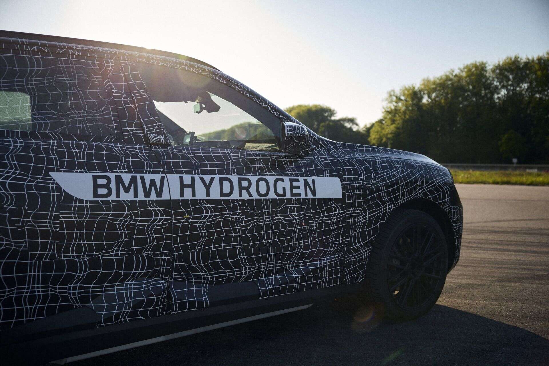 BMW IX5 HYDROGEN G65 PROTOTYPE 10