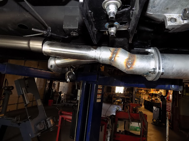 1759081823 32 68 Mustang 14 exhaust system