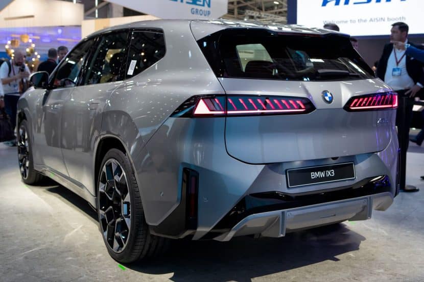 BMW IX3 Space Silver 01