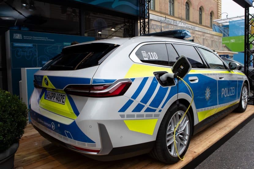 BMW i5 police car in Munich charge