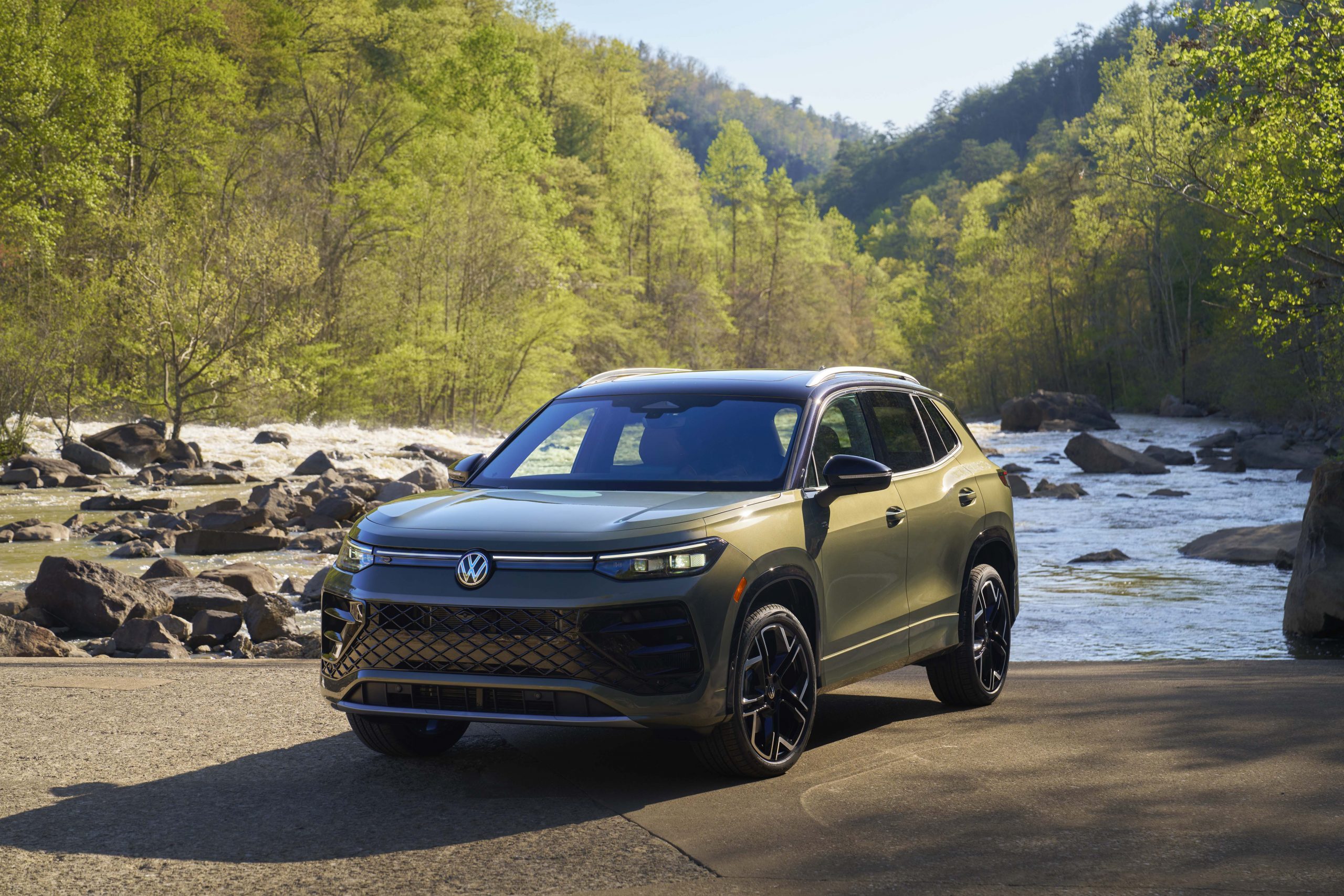 The crossover we wait 2026 Volkswagen Tiguan Sel R Line Turbo Boston Auto