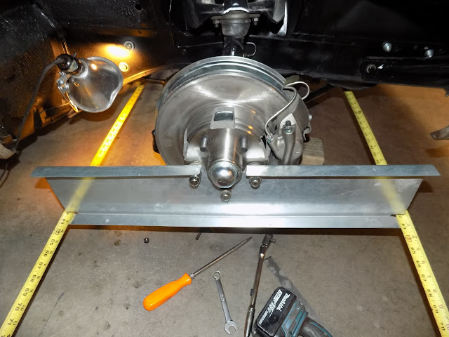 1760551377 497 68 Mustang 15 New hood rear axle problem