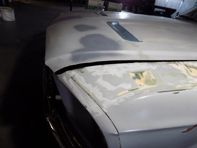 1760551382 364 68 Mustang 15 New hood rear axle problem