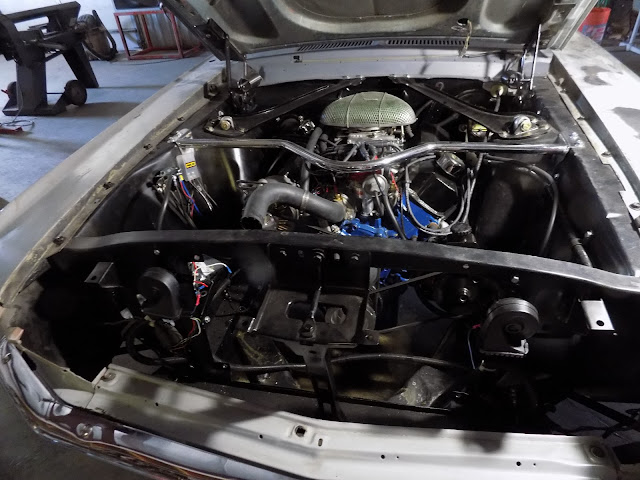 1760551382 939 68 Mustang 15 New hood rear axle problem