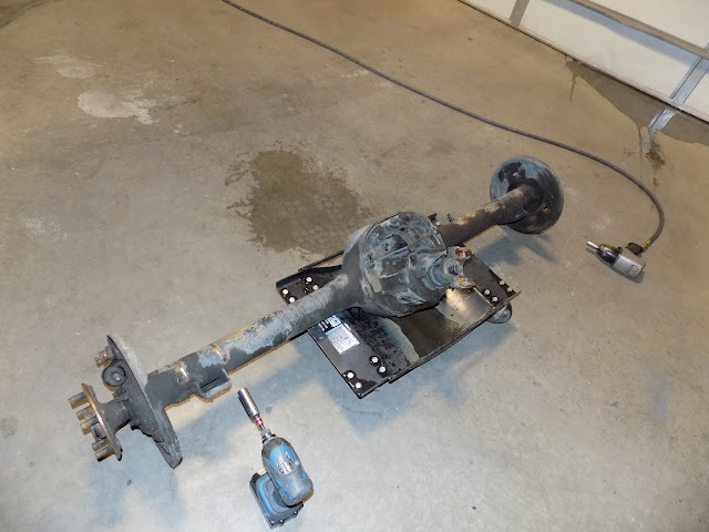 1760551388 855 68 Mustang 15 New hood rear axle problem