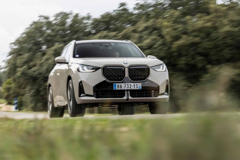 2025 BMW X3 30e xDrive 14