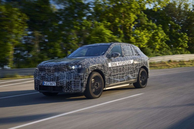 BMW IX5 HYDROGEN G65 PROTOTYPE 16