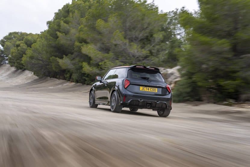 Watch the new Mini JCW Hot Hatch a busy Nurburgring