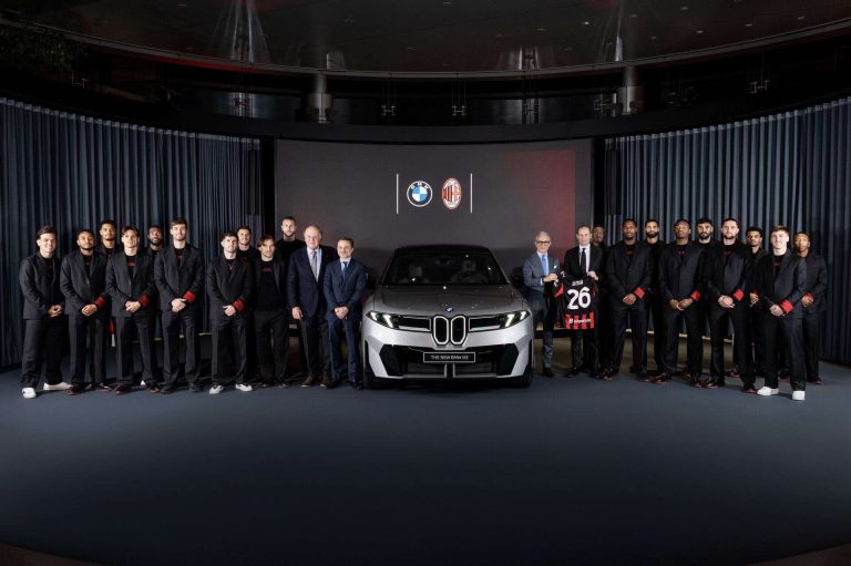 BMW Italia delivers new vehicles to AC Milan at House of BMW Italia