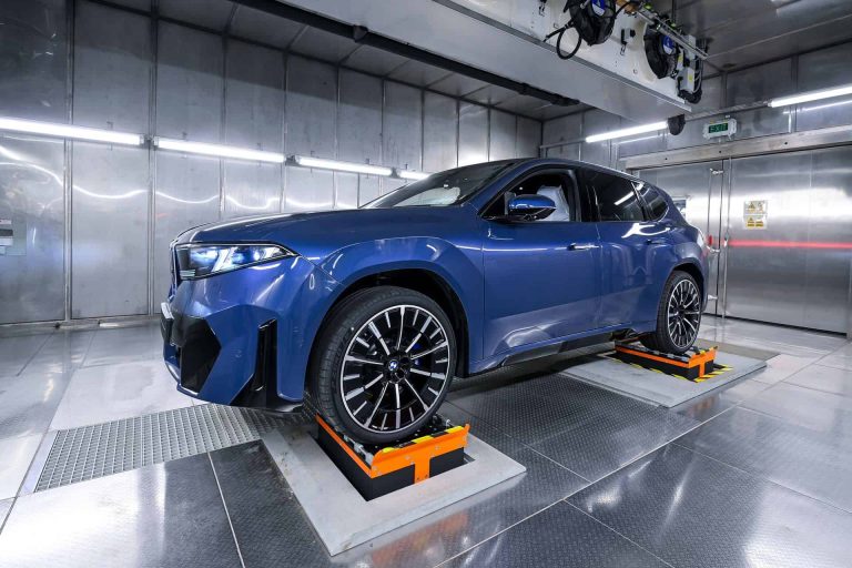 BMW PLANT DEBRECEN QUALITY CHECK 01