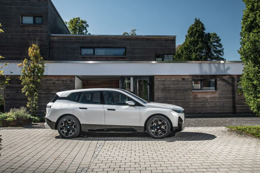 BMW iX xDrive50 side view