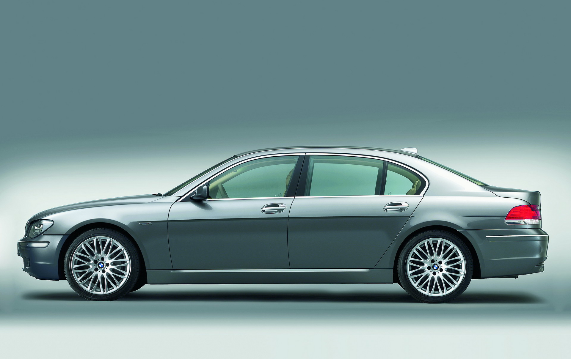 E66 7 Series side view showing the Bangle Butt