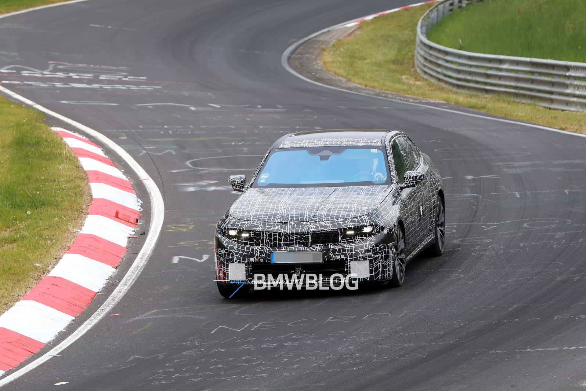 2027 BMW M350 PROTOTYPE on the track