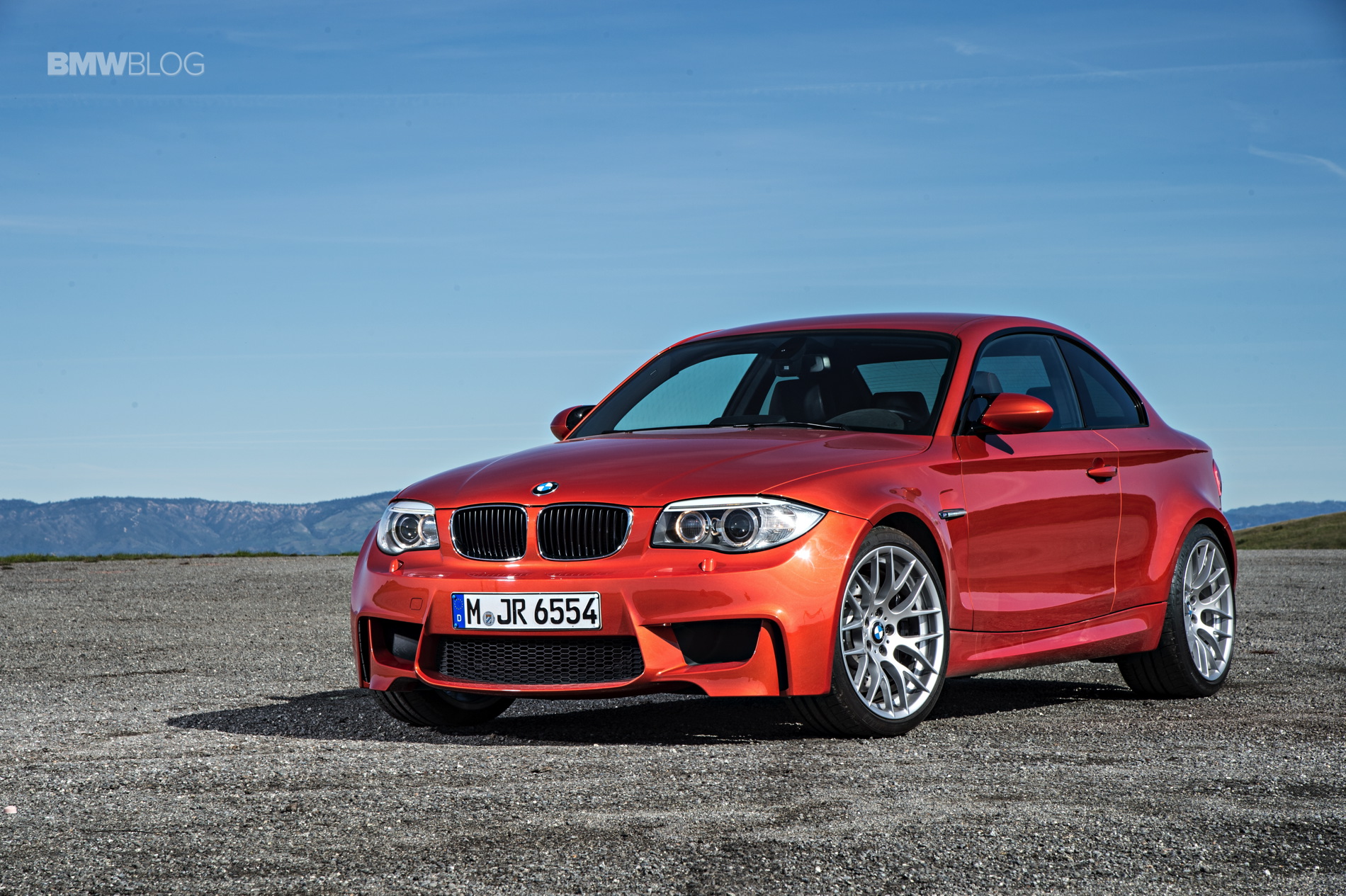 Check out the legendary BMW 1M tested by Throttle House