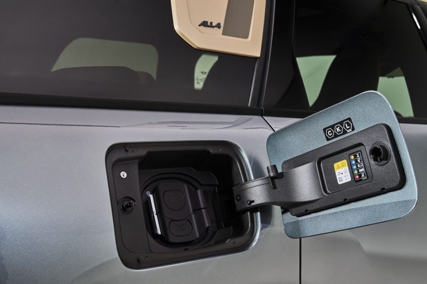 MINI COUNTRYMAN SE CHARGING CCS connector