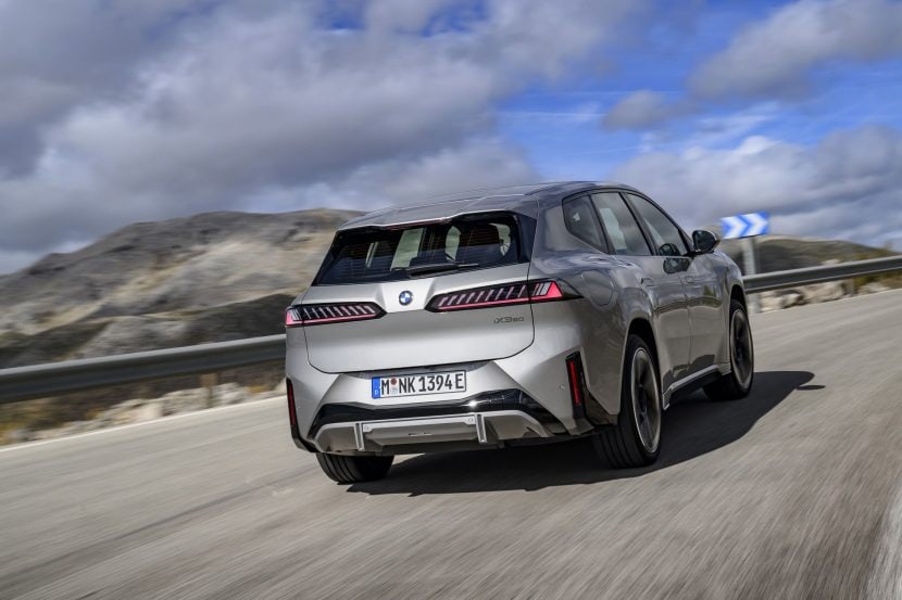 BMW IX3 SPACE SILVER 37