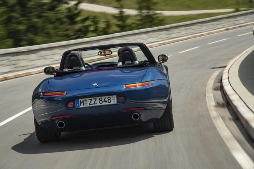 The rear of the BMW Z8 is blue