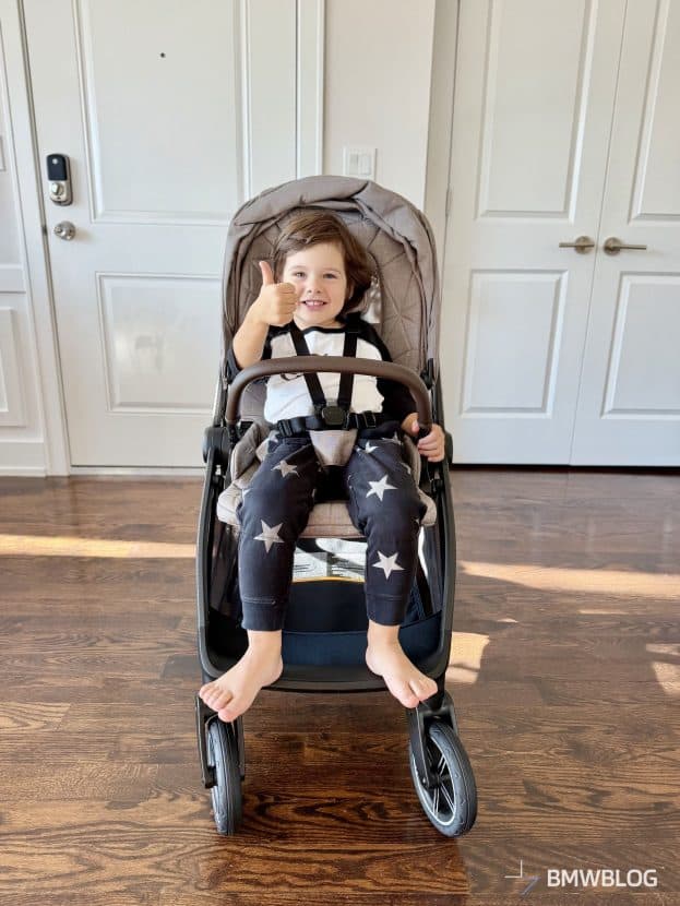NUNA BMW SWIV stroller 00