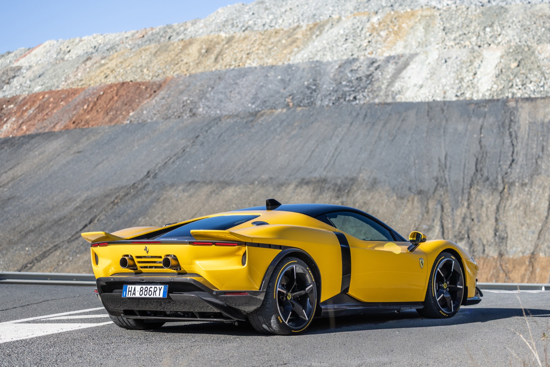 Ferrari 849 Testarossa yellow static 5