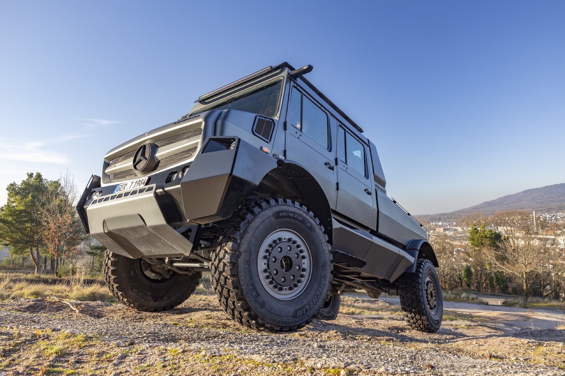 Unimog 4030 Luxury 1