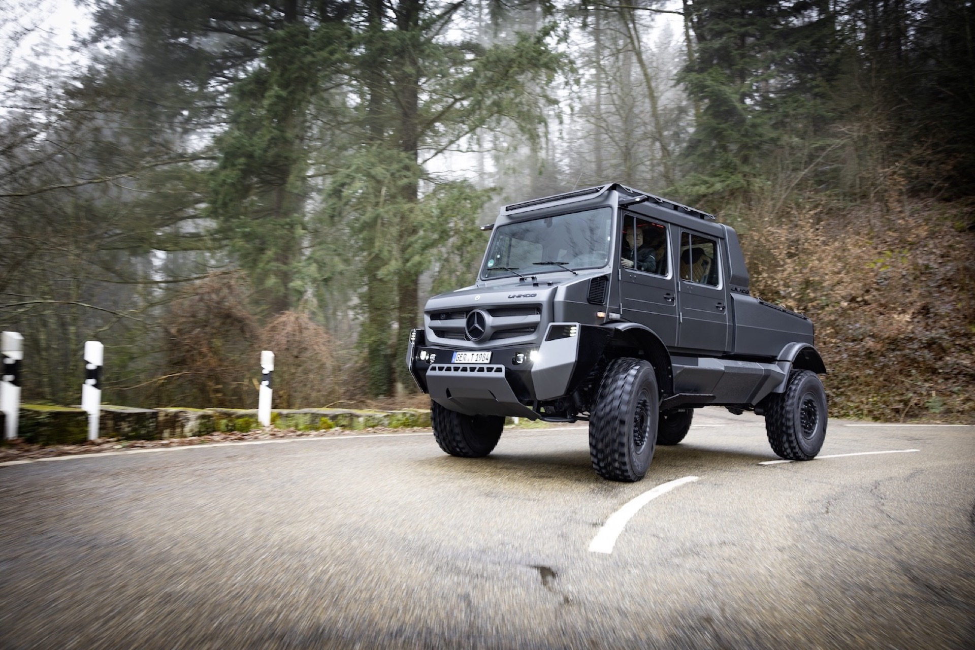Unimog 4030 Luxury 13